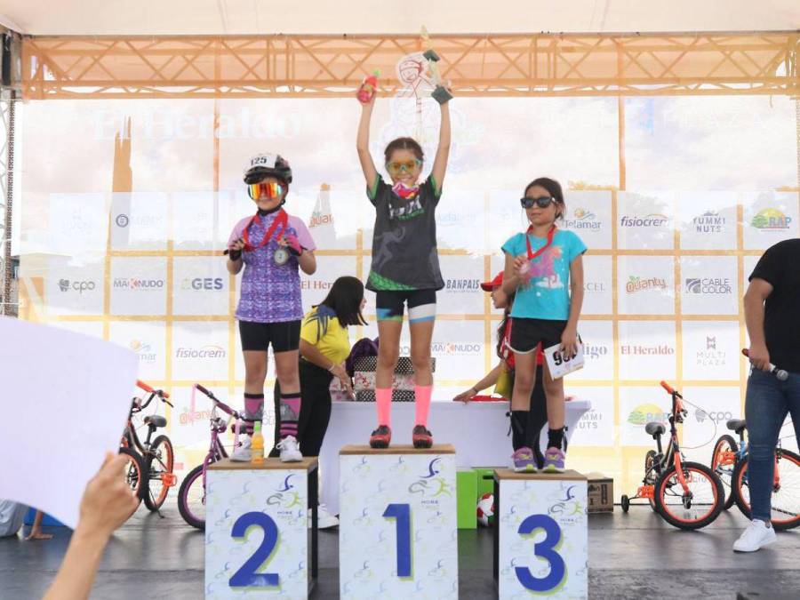 Momento de gloria: Así fue la entrega de premios a los ganadores de la Vuelta Ciclística Infantil 2024