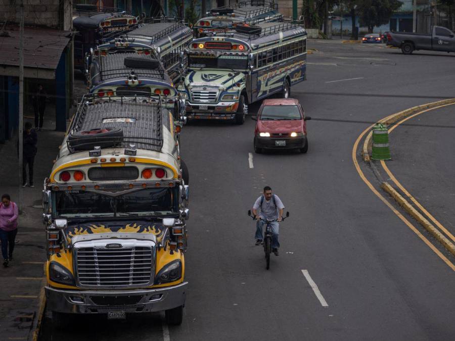 Transportistas de Honduras y Guatemala trabajan para pagar extorsión a maras