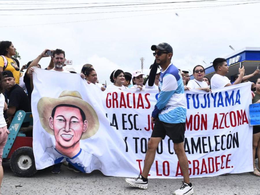 Un mar de sampedranos recibe a Shin Fujiyama, a un paso para la meta final