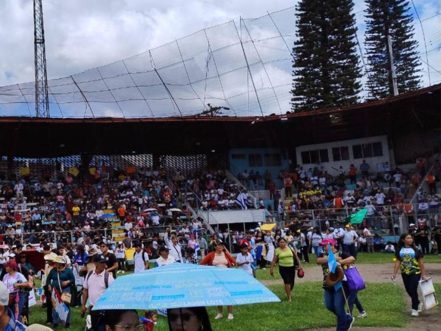 Iglesias conmemoran con devoción el Día de la Biblia en Honduras