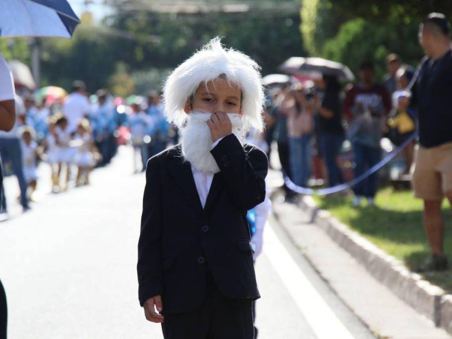 Curiosidades en desfiles de prebásica que marcaron el inicio de las fiestas patrias