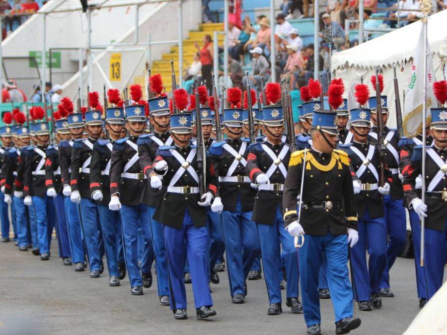 Así desfilaron los cadetes de las Fuerzas Armadas de Honduras en las fiestas patrias 2024