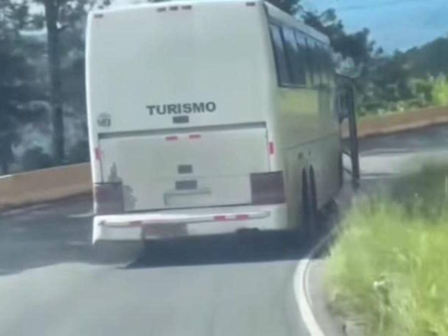 Lo que no sabías de Elías Valladares, el conductor de una rastra que salvó a pasajeros de bus