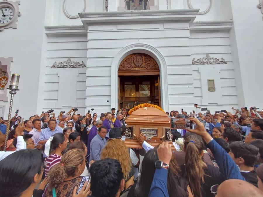 Dan último adiós a Alejandro Arcos, el alcalde decapitado en Chilpancingo