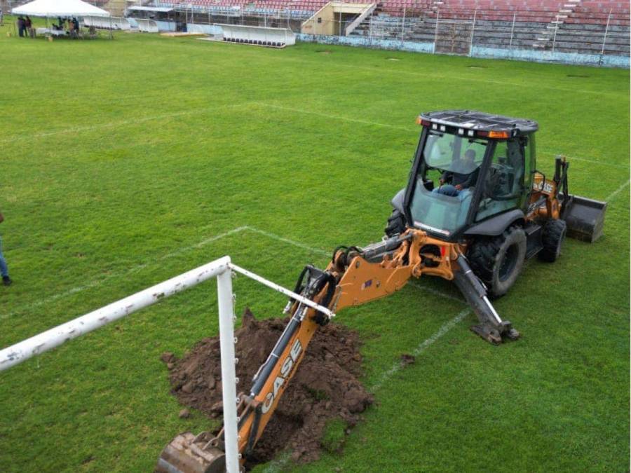 Estadio Ceibeño es cerrado porque inician cambio de grama híbrida y otros arreglos