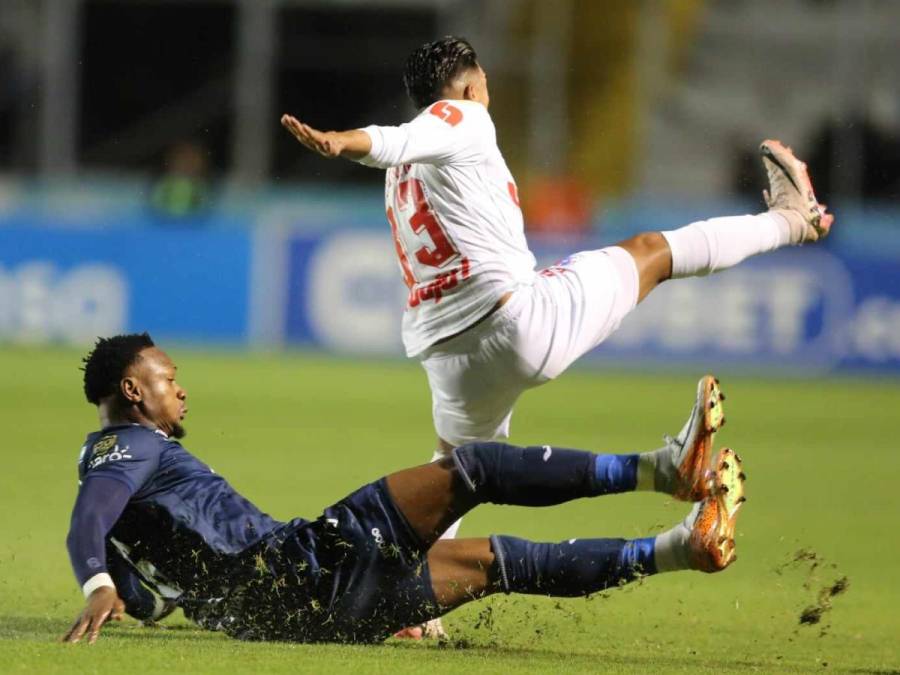 No se vio: Eufórica celebración de Andy Najar, Rodrigo Auzmendi héroe y penales no pitados