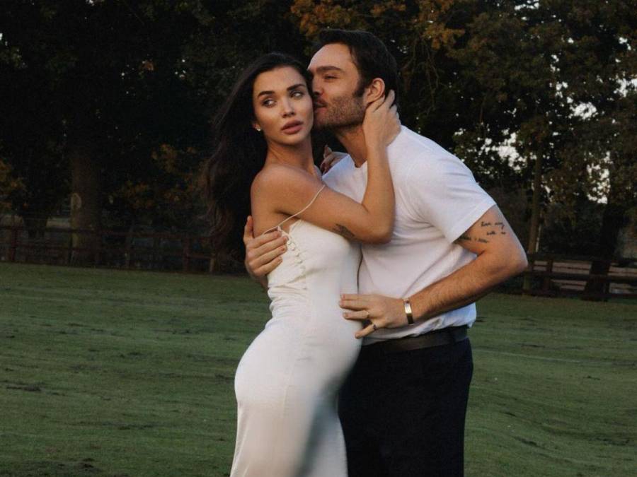 Ed Westwick y Amy Jackson anuncian que serán papás