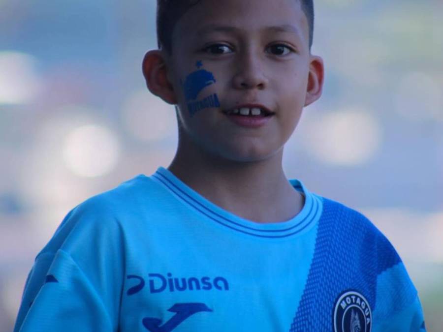 Chicas deslumbran: Ambiente en el Motagua vs Águila por Copa Centroamericana