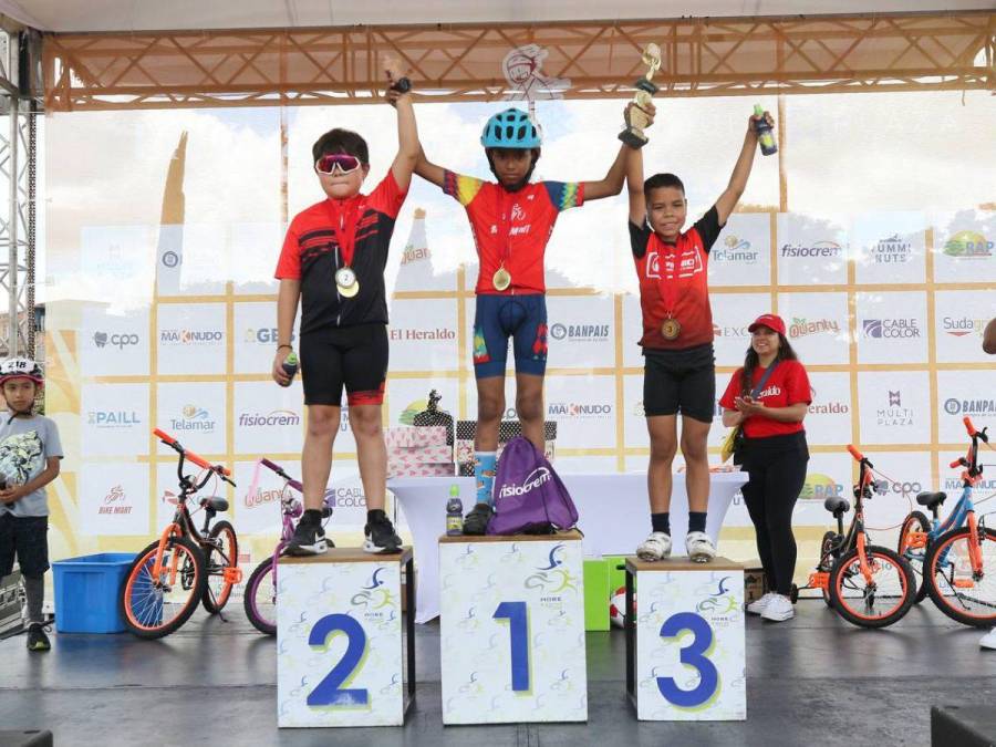 Momento de gloria: Así fue la entrega de premios a los ganadores de la Vuelta Ciclística Infantil 2024