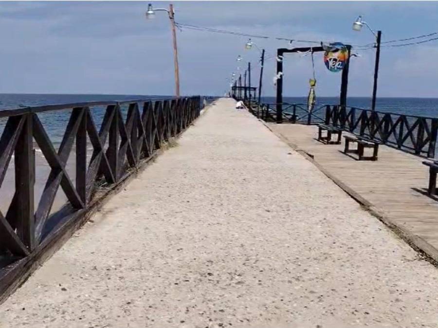 Desolada queda la playa de Tela donde un hombre fue atacado por un tiburón