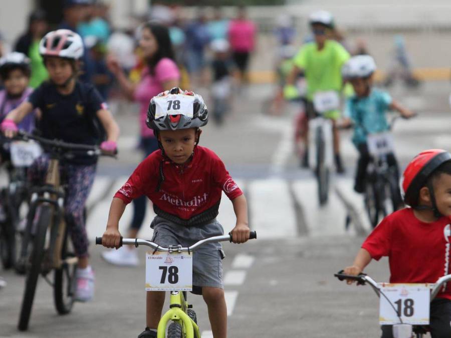 Llenos de emoción y con ganas de ganar: así inició la décima Vuelta Ciclística Infantil