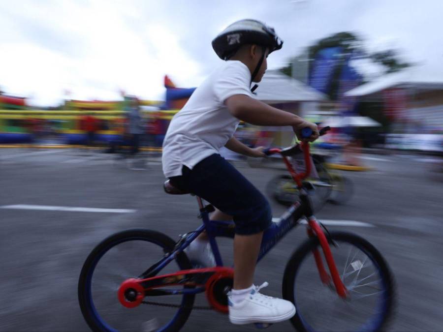 Llenos de emoción y con ganas de ganar: así inició la décima Vuelta Ciclística Infantil