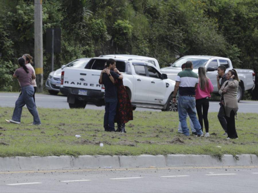 Dentro de una cajuela y cubierto sus rostros: así encontraron a jóvenes muertos en CA-5