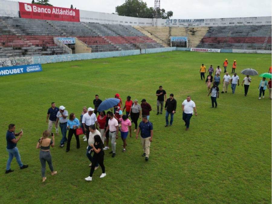 Estadio Ceibeño es cerrado porque inician cambio de grama híbrida y otros arreglos