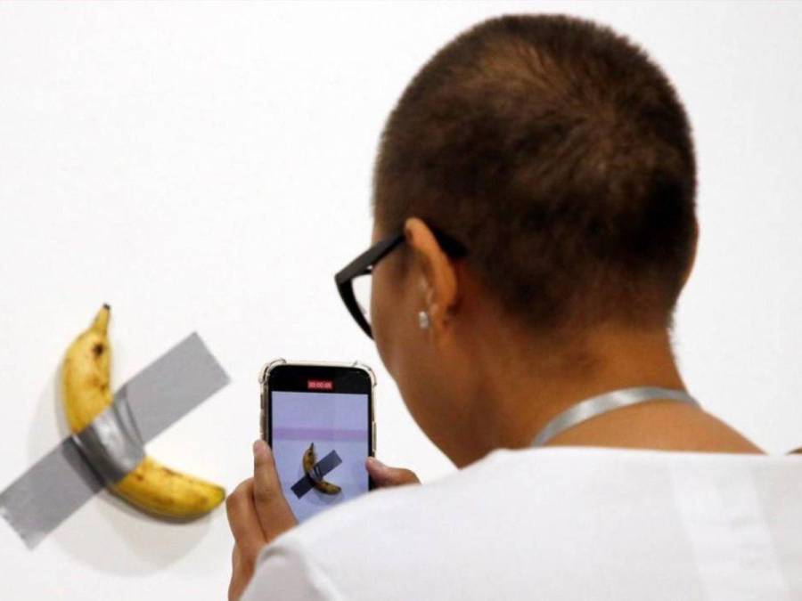 ‘Comedian’, la obra de una banana subastada en Nueva York, ¿cuál es su precio?