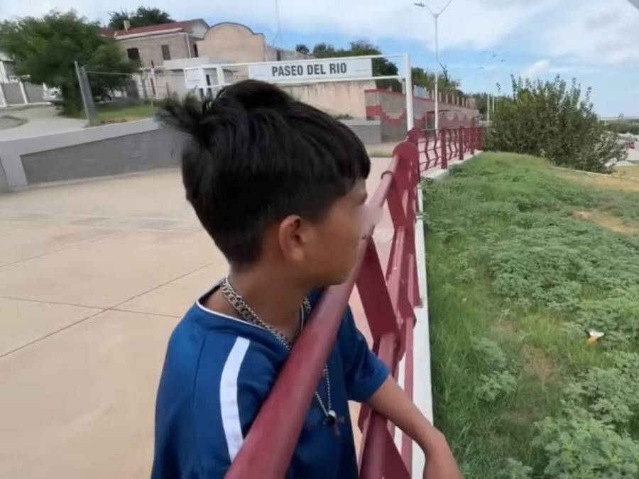 Menor llega a frontera de EUA en bicicleta: “Tengo un hermanito con síndrome de Down”