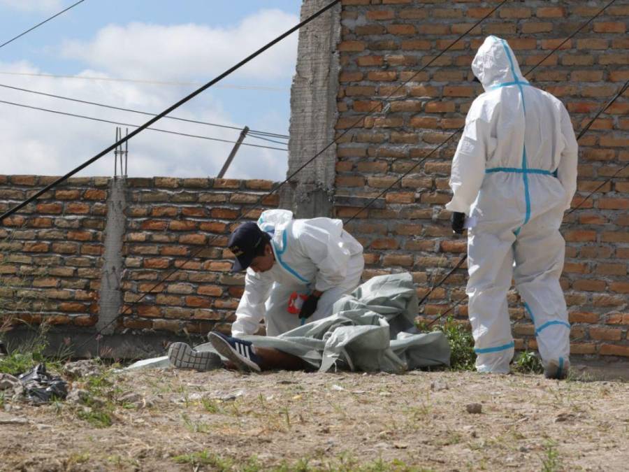 Violenta escena: joven de 19 años asesinado a balazos en colonia Santa Eduviges