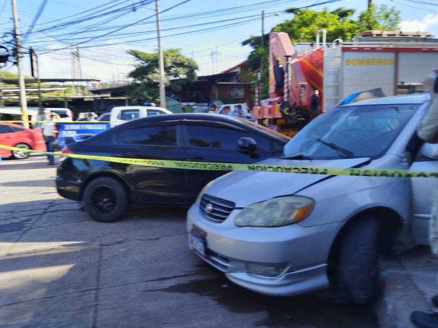 Imágenes del accidente que cobró la vida de mujer en la capital; murió al instante