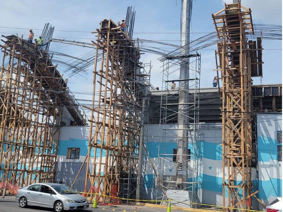 Estadio Nacional de Tegucigalpa presenta avances en gradería y nuevo techado