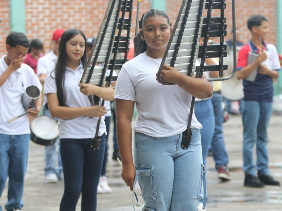 Entrega y pasión por la música: banda del Milla Selva busca brillar en los desfiles