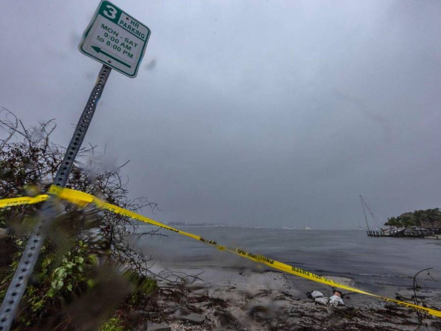 Huracán Milton: imágenes de los primeros daños que está dejando el fenómeno en Florida