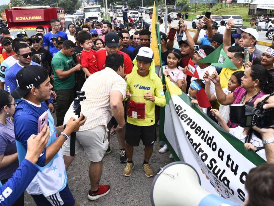 Un mar de sampedranos recibe a Shin Fujiyama, a un paso para la meta final