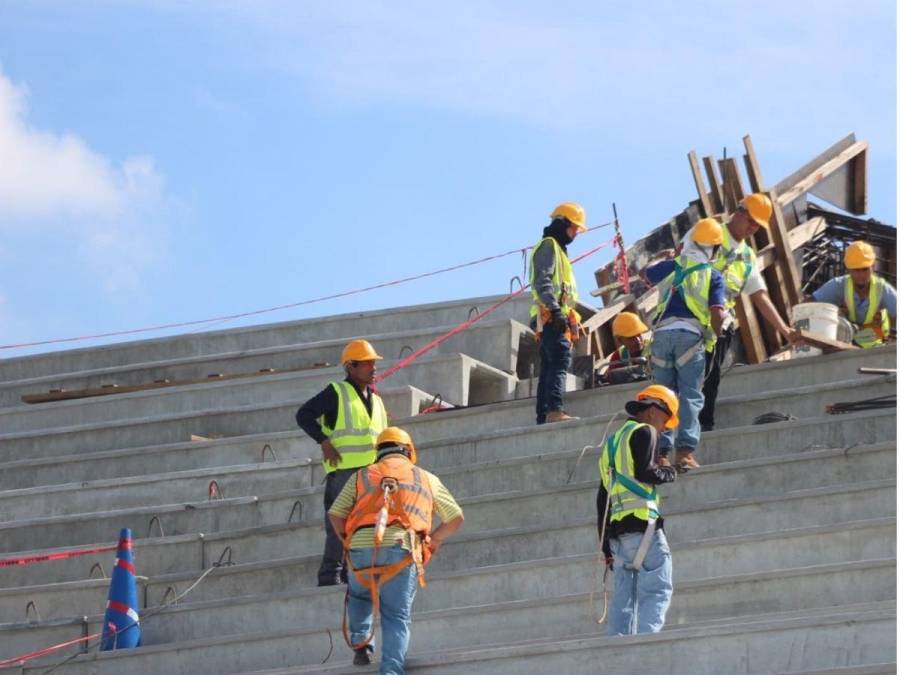 Estadio Nacional de Tegucigalpa presenta avances en gradería y nuevo techado