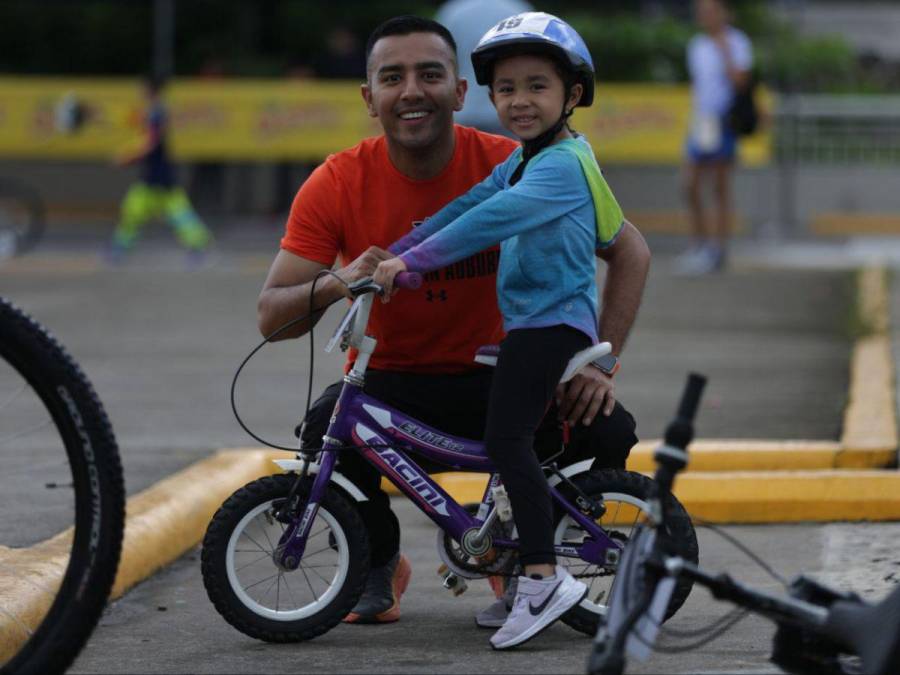 Llenos de emoción y con ganas de ganar: así inició la décima Vuelta Ciclística Infantil