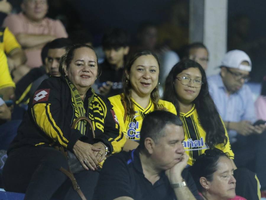 Ambiente de fiesta se vive previo al clásico entre Real España y Marathón