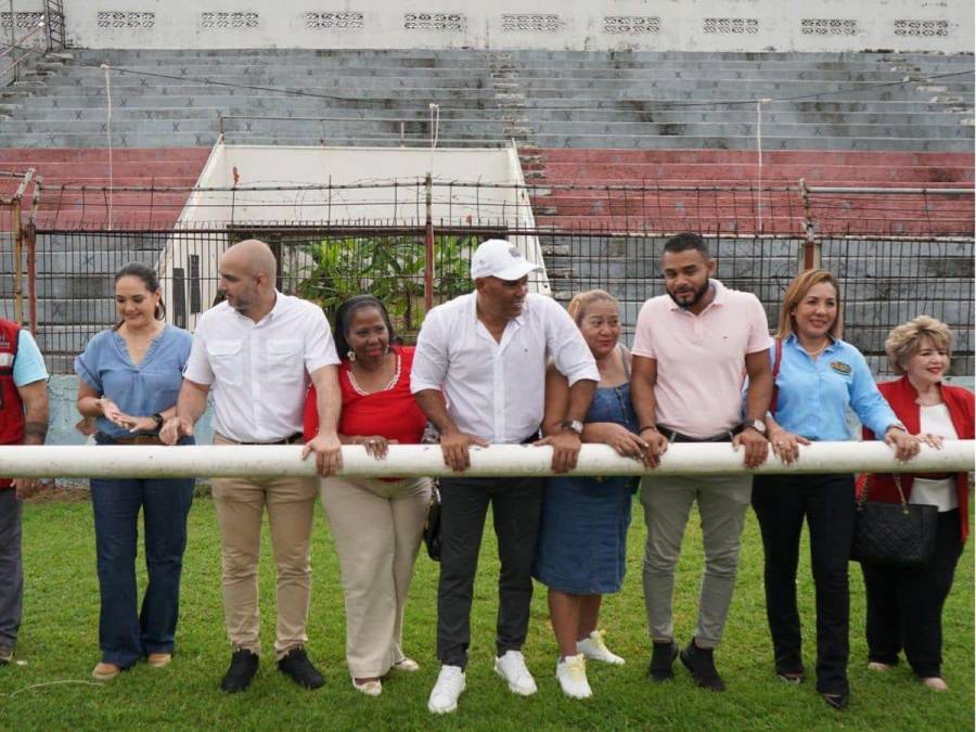 Estadio Ceibeño es cerrado porque inician cambio de grama híbrida y otros arreglos