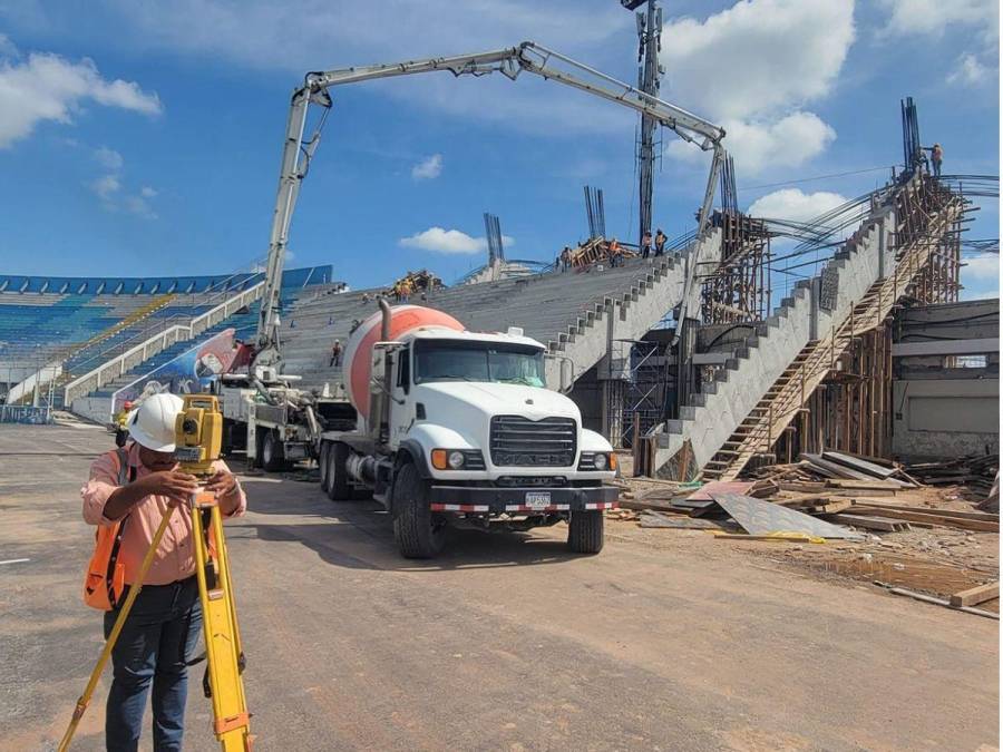 Estadio Nacional de Tegucigalpa presenta avances en gradería y nuevo techado