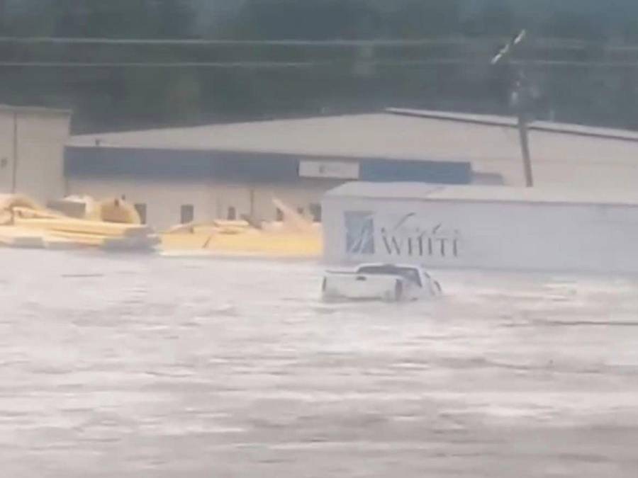 Familiares piden justicia por inmigrantes ahogados en fábrica por huracán Helene: “No debieron morir”