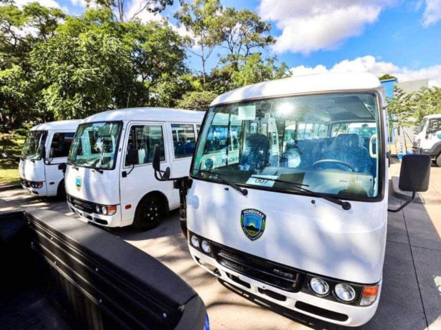 Vehículos a estrenar: ¿Cuánto se invirtió en las nuevas patrullas, camiones y buses de la policía?