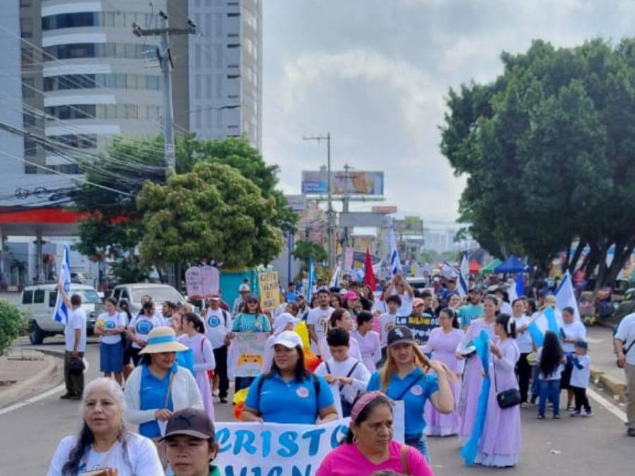 Iglesias conmemoran con devoción el Día de la Biblia en Honduras