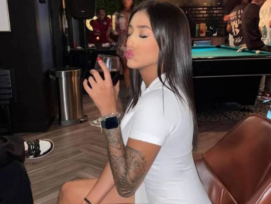 Alexandra Fuentes, la bella novia de jugador del Real España