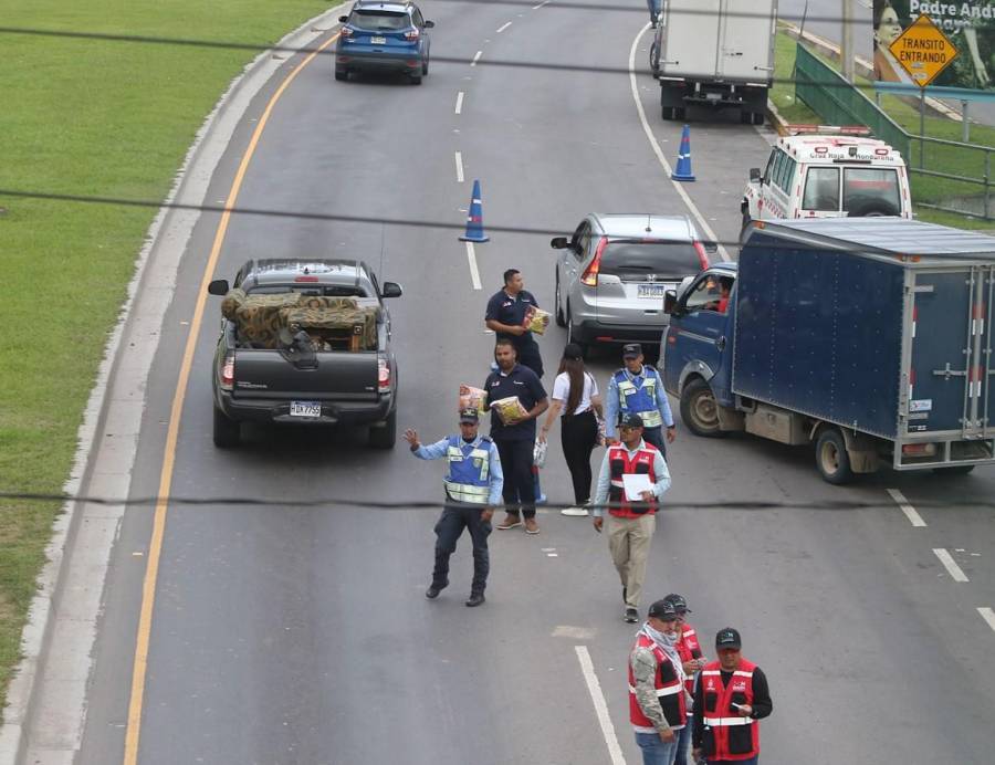 Largas filas en salida al norte por vacacionistas que abandonan Tegucigalpa