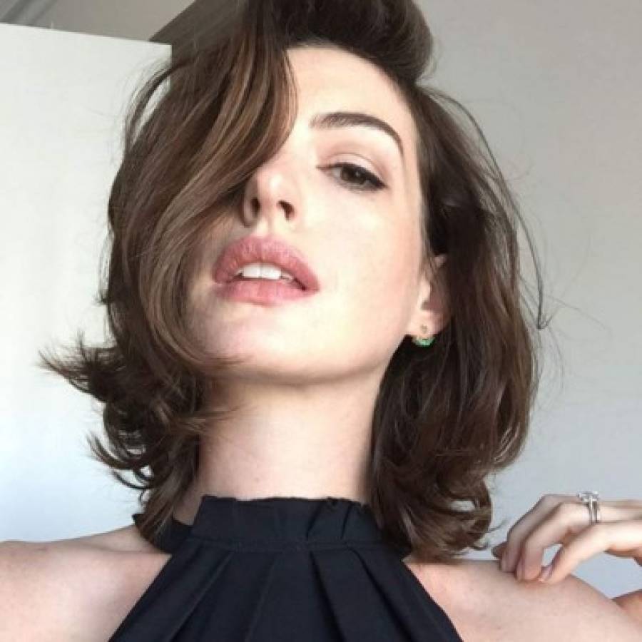 Anne Hathaway muestra su vientre de embarazada