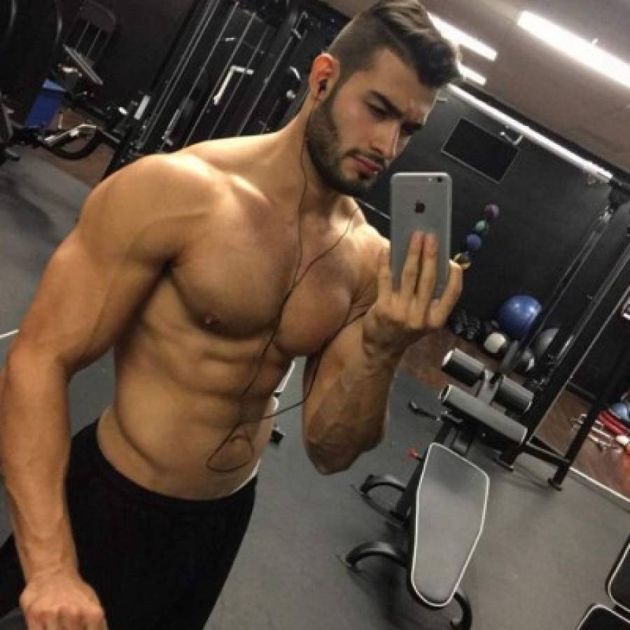 El joven modelo siempre presume su tonificado cuerpo en las redes sociales. Foto Instagram @samasghari