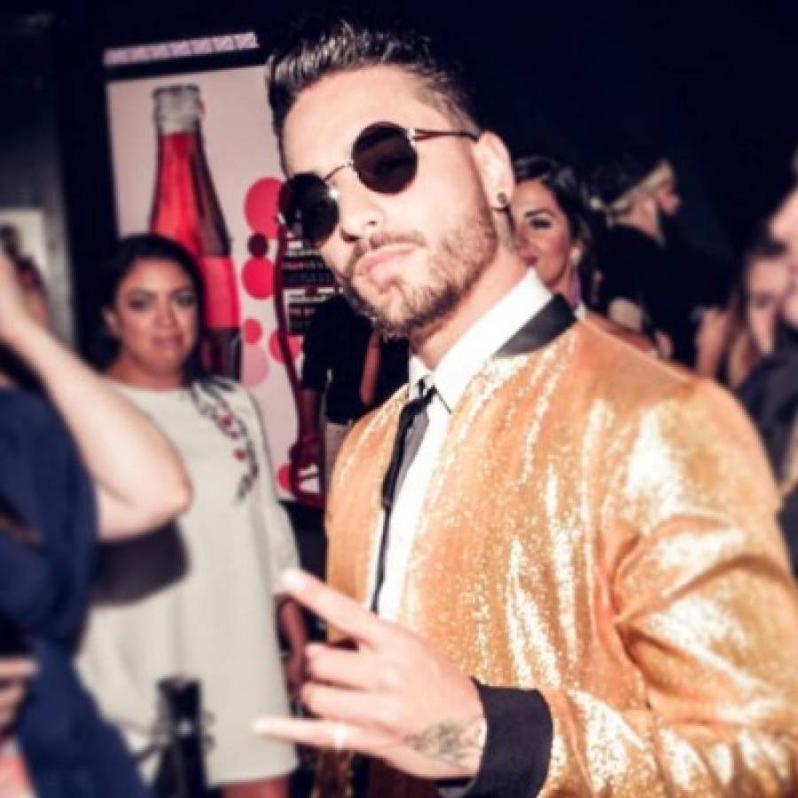 Con este atuendo Maluma pasó por la alfombra roja de los Premios Juventud. Foto Instagram