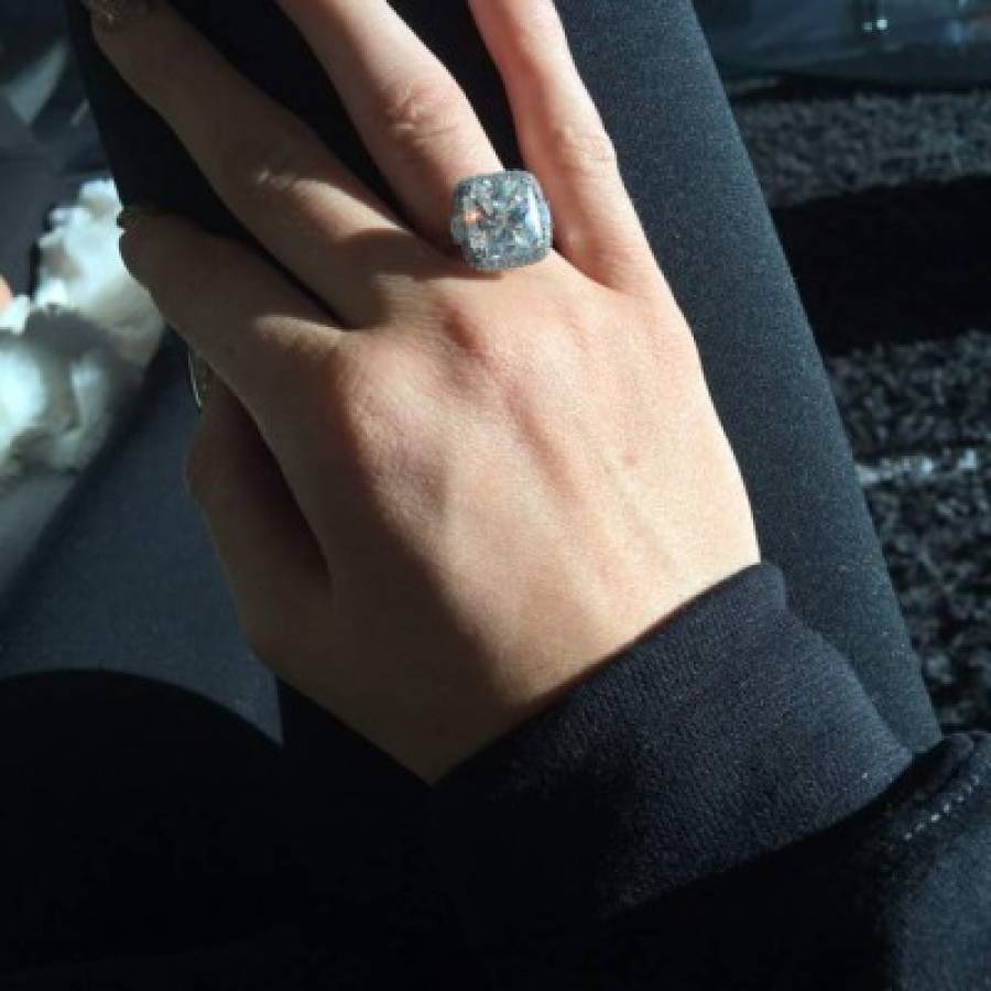  Jenner recibió el anillo como regalo de navidad