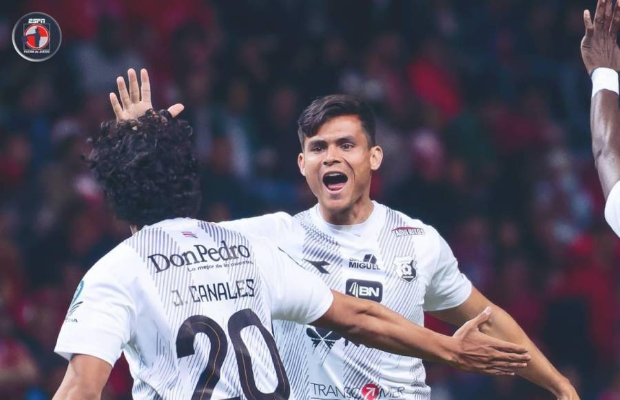 Joshua Canales, salió del Olimpia, pasó por Liga MX y ahora juega en Herediano