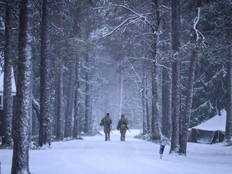 Soldados en un campamento militar cerca de Heinujarvi, en el norte de Finlandia. El País comparte frontera con Rusia.