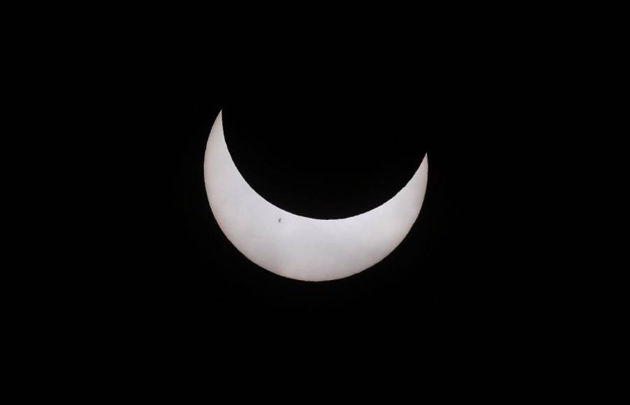 Se vio como un “anillo de fuego”: Así fue el eclipse solar de este sábado