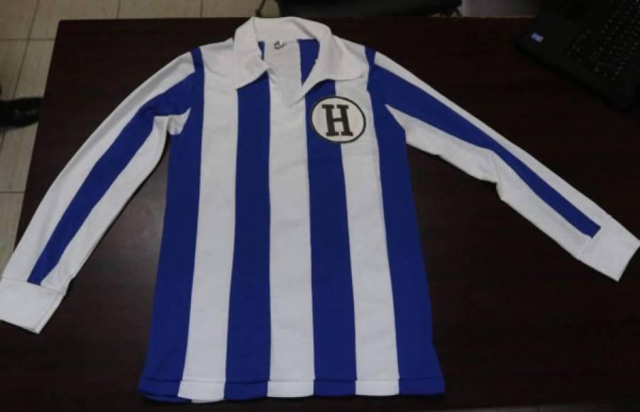 ¡Bellezas! Esta es la evolución de las camisas de la Selección de Honduras a lo largo de los años