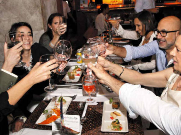 Tony Bermúdez, Ana Villeda, Ana Cristina Aguilar, Eva Gómez, Alfredo Cantero, Nina Bermúdez y Bradley Mills