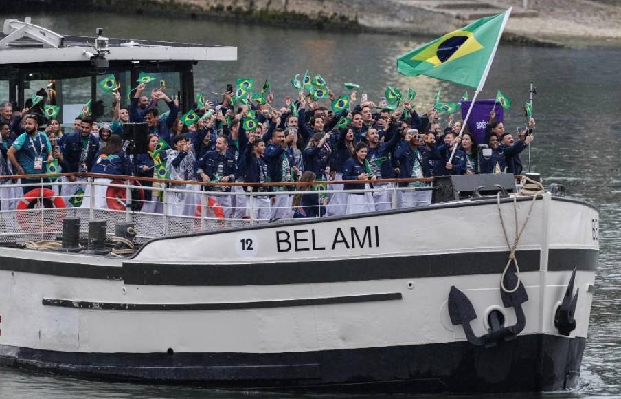 Con desfile de delegaciones en el Sena, inicia ceremonia de apertura París-2024