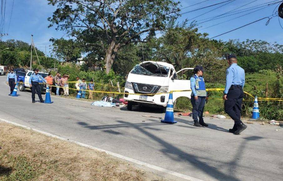 Doloroso traslado de menores víctimas de accidente en Roatán