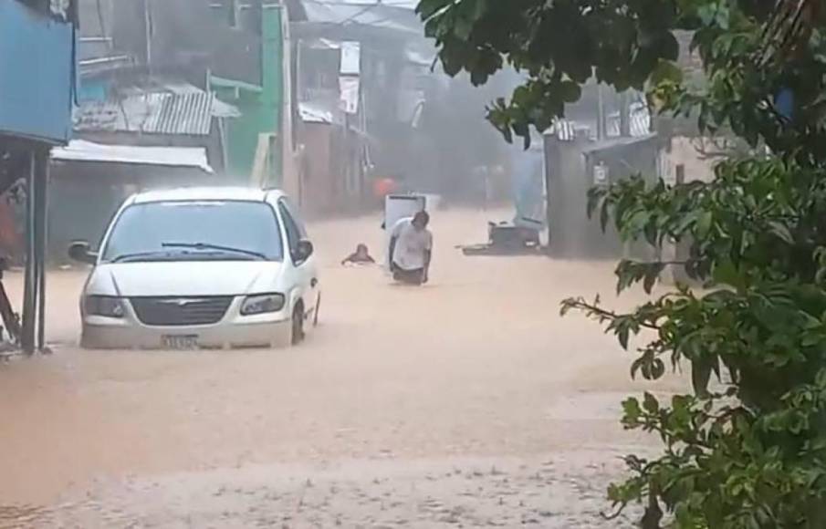 Frente frío deja inundada a Roatán, Islas de la Bahía