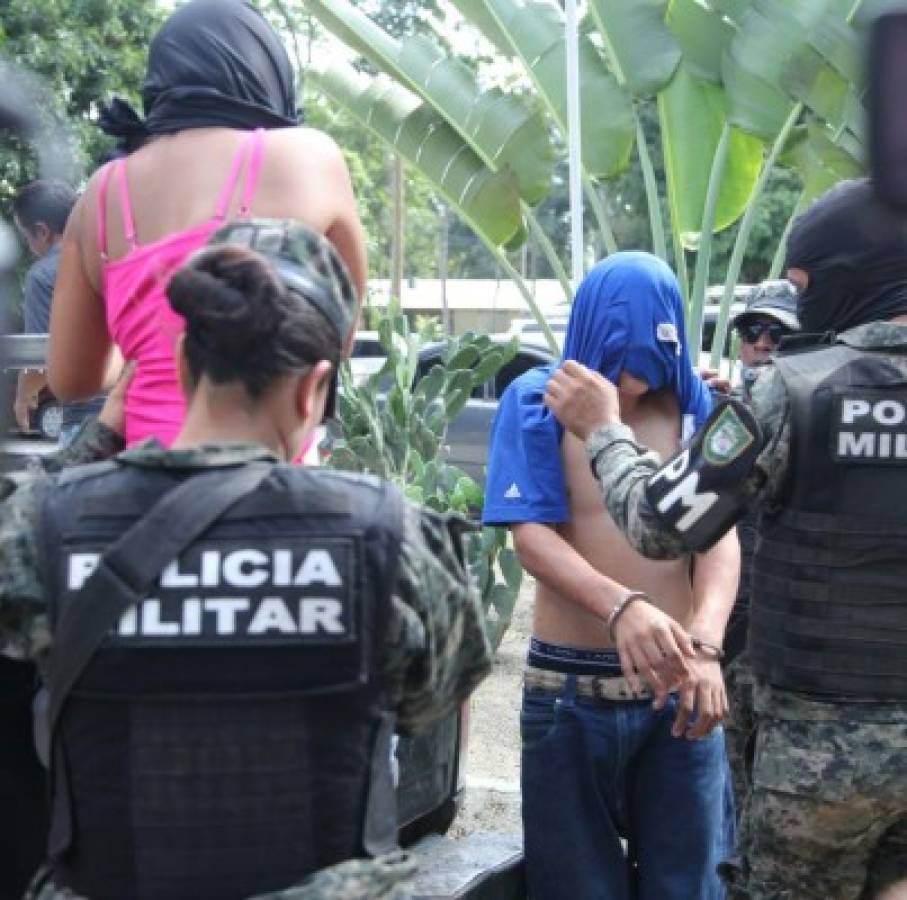 Cae pareja cuando estaba a punto de matar a joven en 'casa loca' en San Pedro Sula