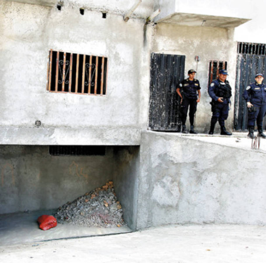 En saco encuentran cadáver de mujer en anillo periférico